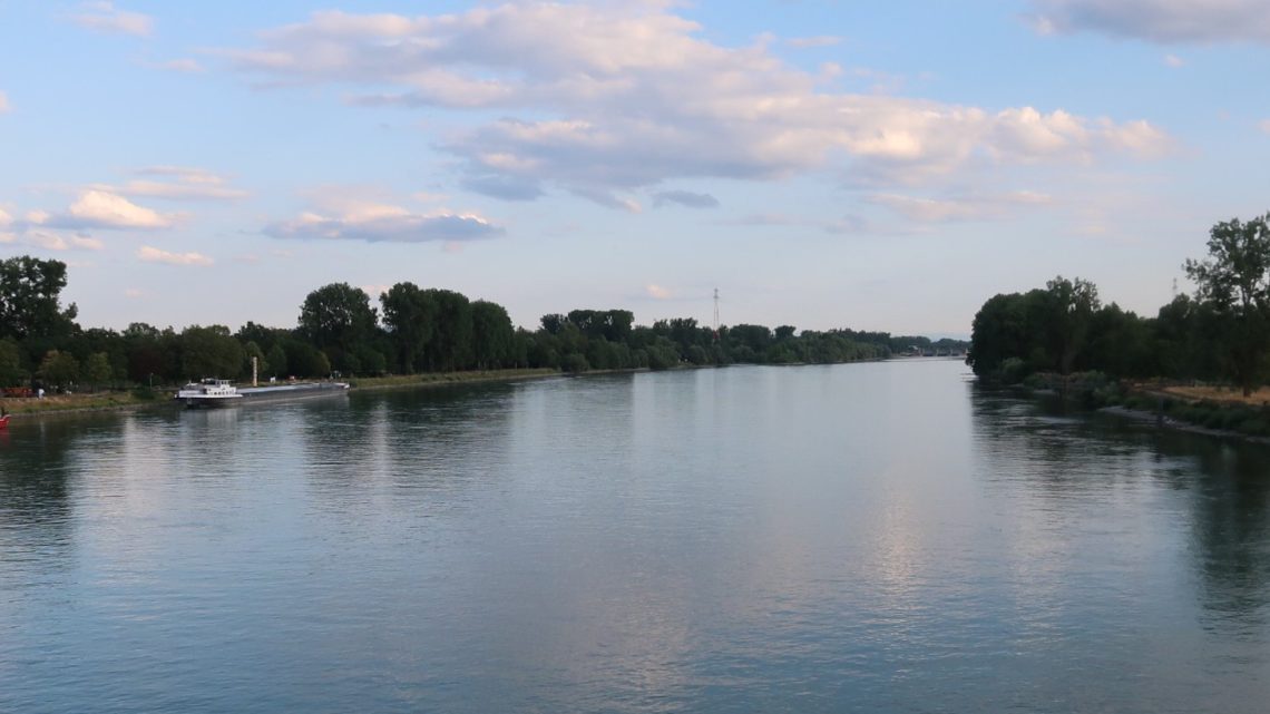 Über den Rhein